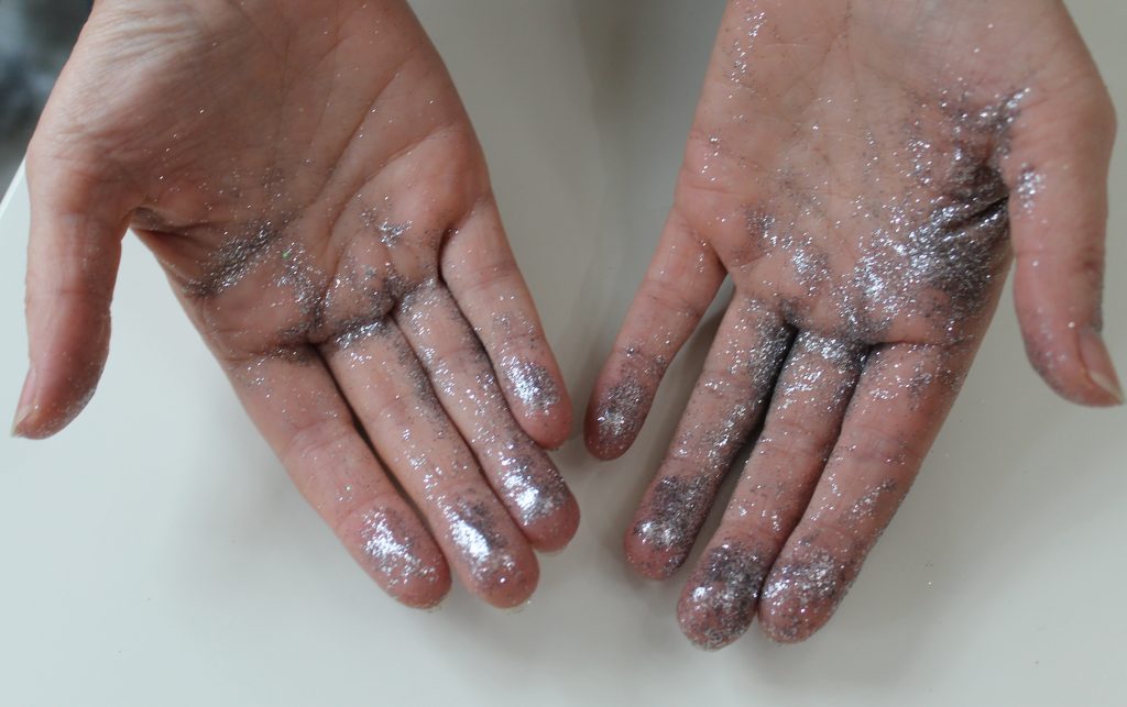 Decor To Adore glitter hands