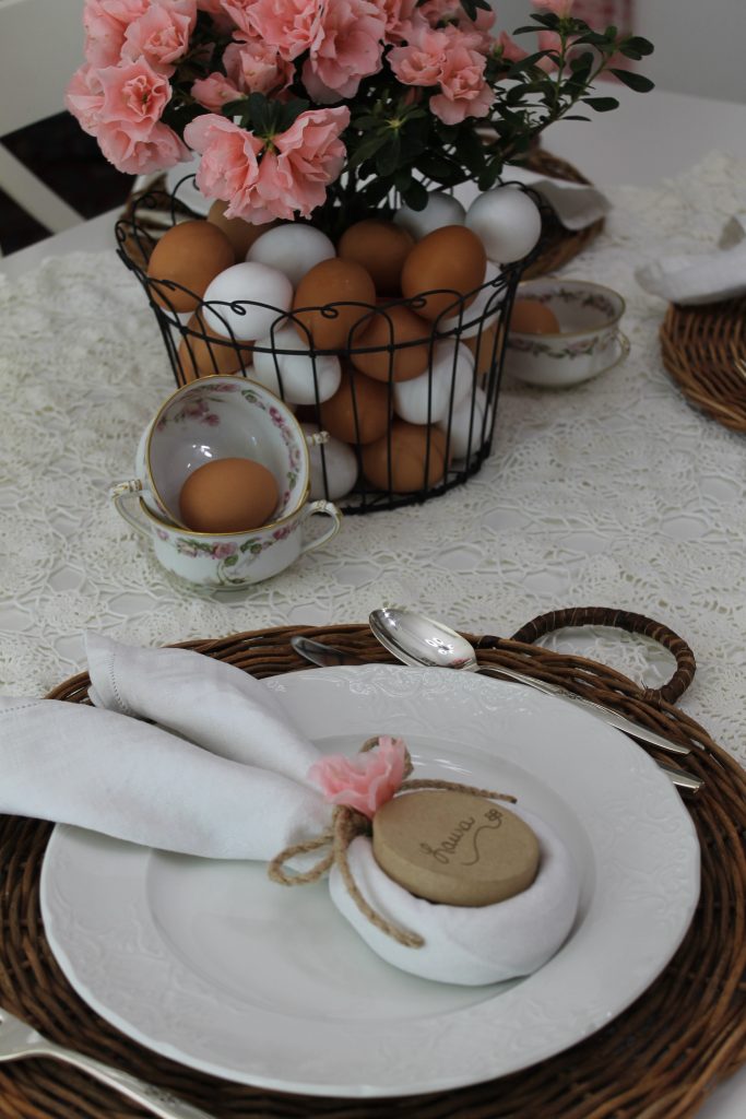 An EGGcellent Easter Table