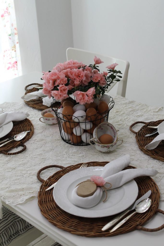 An EGGcellent Easter Table