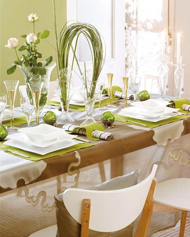 Green Christmas Table
