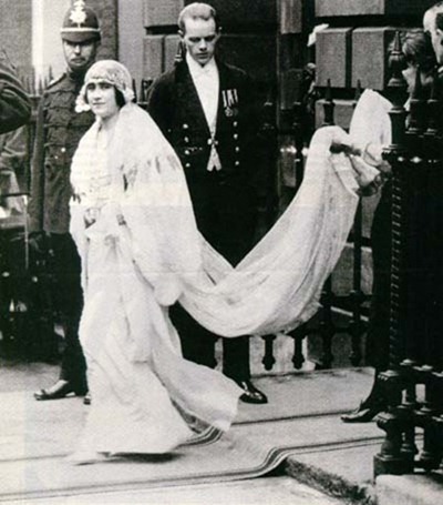  Lady Elizabeth Bowes-Lyon wedding dress