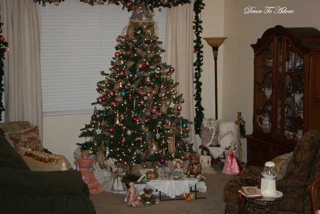 Decor To Adore 2011 Christmas tree 