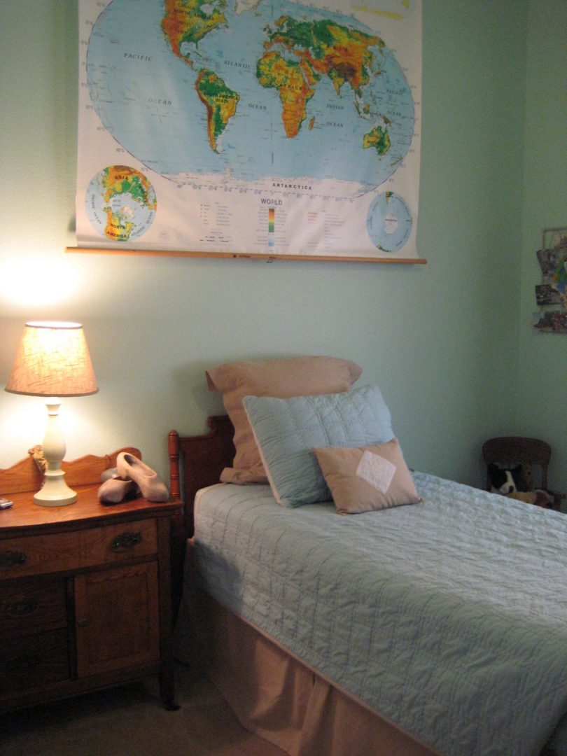A bedroom fit for a wee world traveler