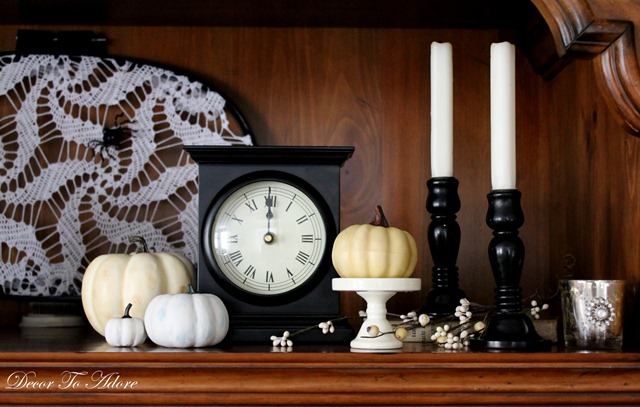 How Do You Like My Fantel? A Faux Fall Mantel