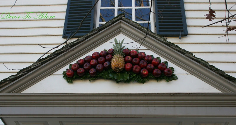 pediment wreath