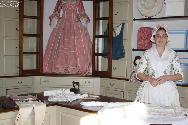 Ladies Colonial Fashion