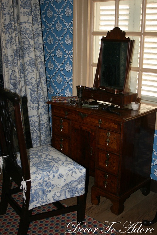 Colonial Williamsburg furniture