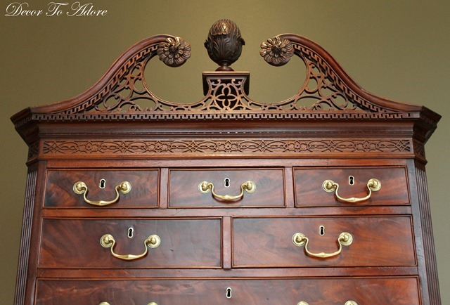 Colonial Williamsburg antique furniture