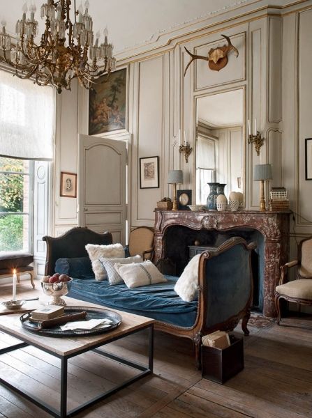 French Romance Through A Poetic Setting Of Antiques And Shabby Chic Furniture 12