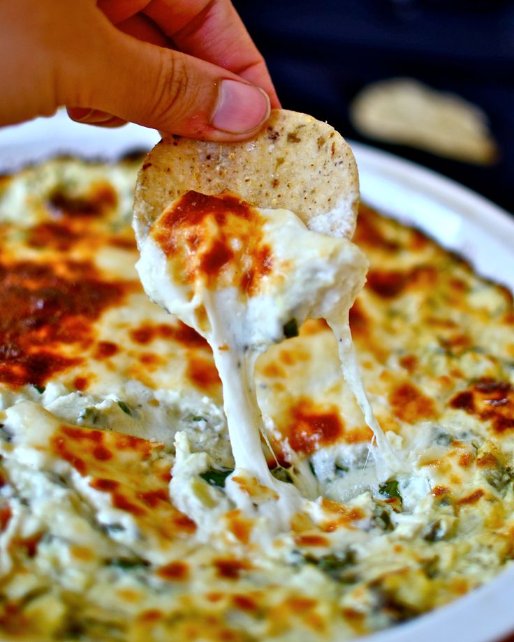 Yammie's Noshery: The Best Spinach Artichoke Dip Ever