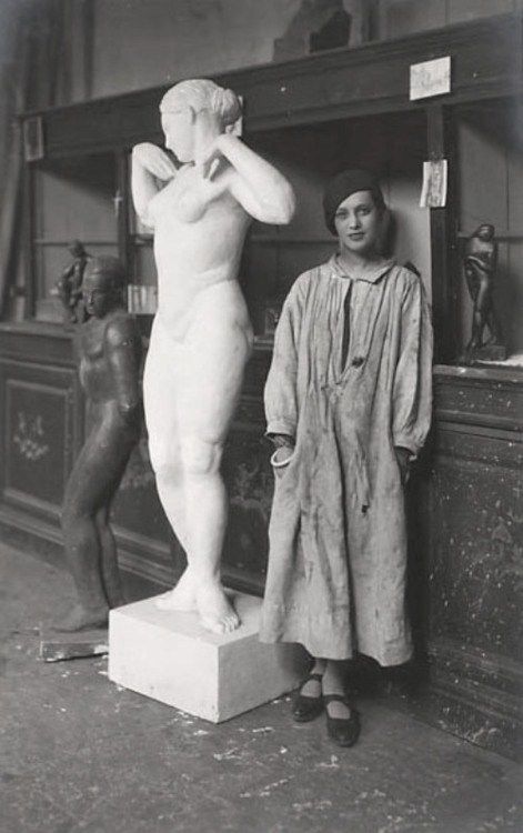 Fano Messan, 1921, Paris. Photo by Emmanuel Sougez.