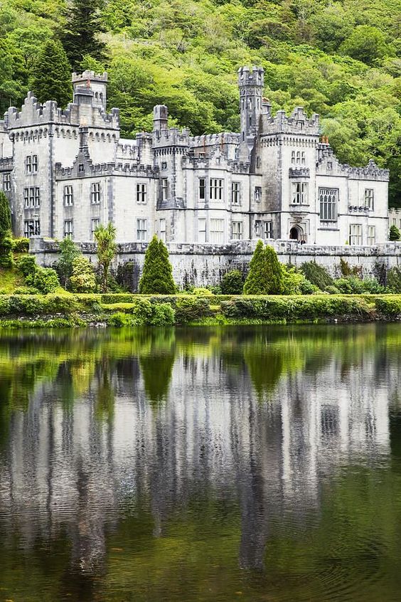 Kylemore Abbey Castle, County Galway in Ireland #travel #Ireland.