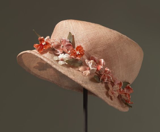 Queen Elizabeth childhood bonnet