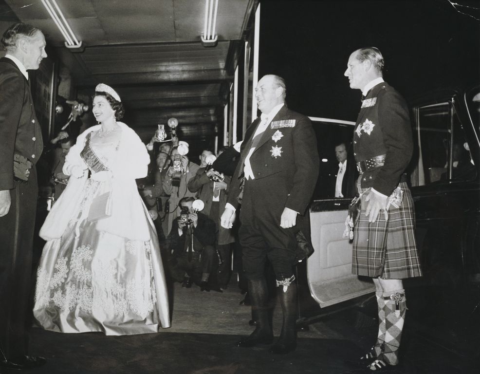 Queen Elizabeth gown State Occasions