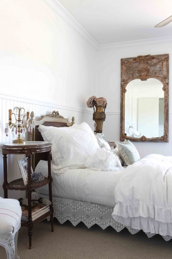 How to Create a Cottage Bedroom: Cottage Decorating Ideas: 