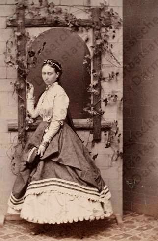 Princess Alice of Hesse, pioneer petticoat 