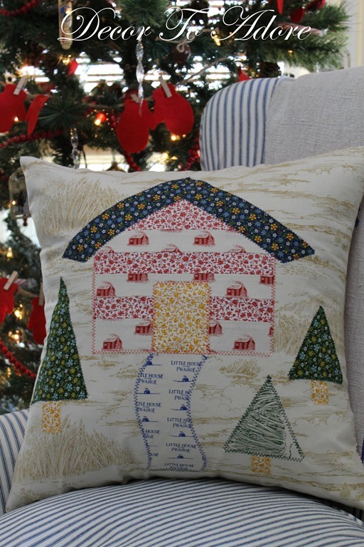 Little house pillows