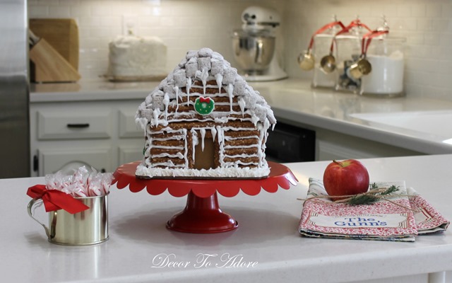 Gingerbread Log Cabin 