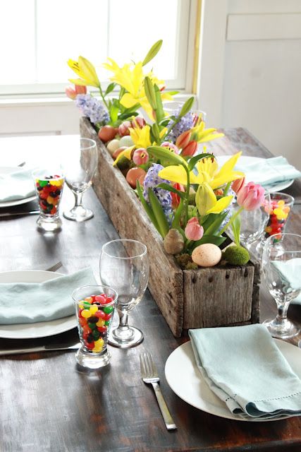 Pallet Flower Box...filled with glasses of fresh flowers & decorative eggs...so easy and such a nice rustic touch for your spring table! 