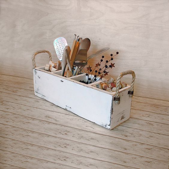 Primitive+wooden+caddy+rustic+utensil+holder+by+TumbleweedCabin,+$40.00: 