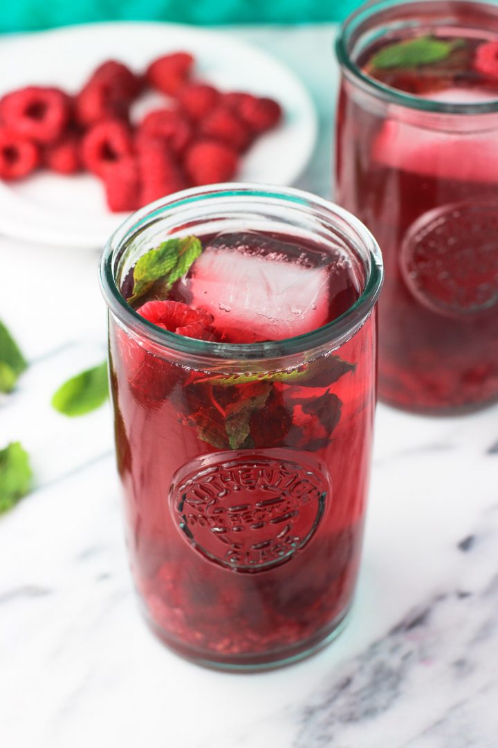 Iced raspberry mint green tea is a simple and fruit-flavored iced green tea recipe with the perfect hint of mint. Easy and health-conscious!