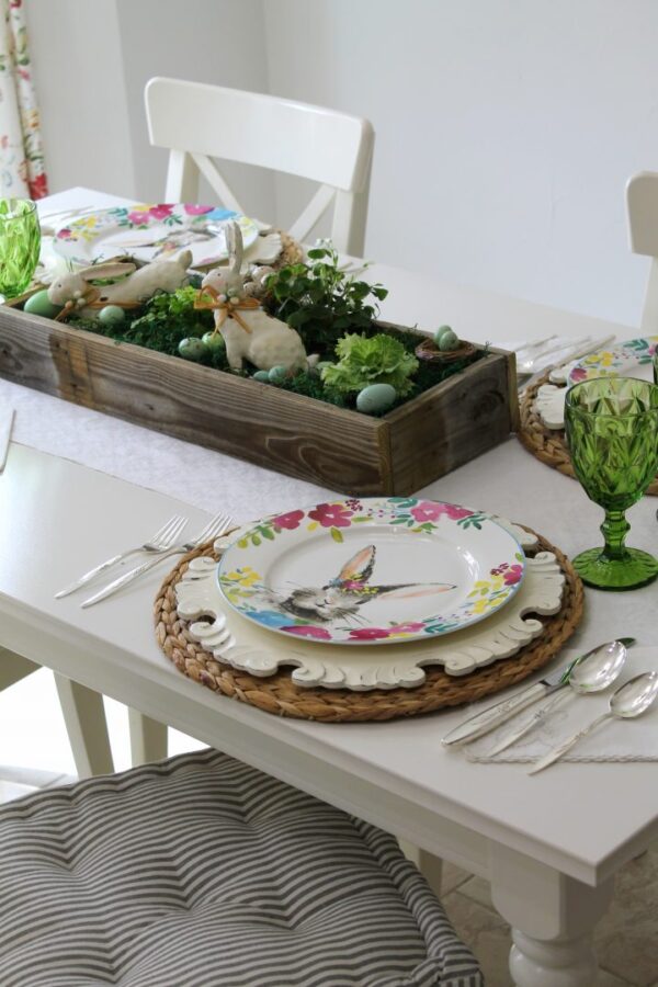 A Spring Tablescape for the Breakfast Nook - Decor To Adore