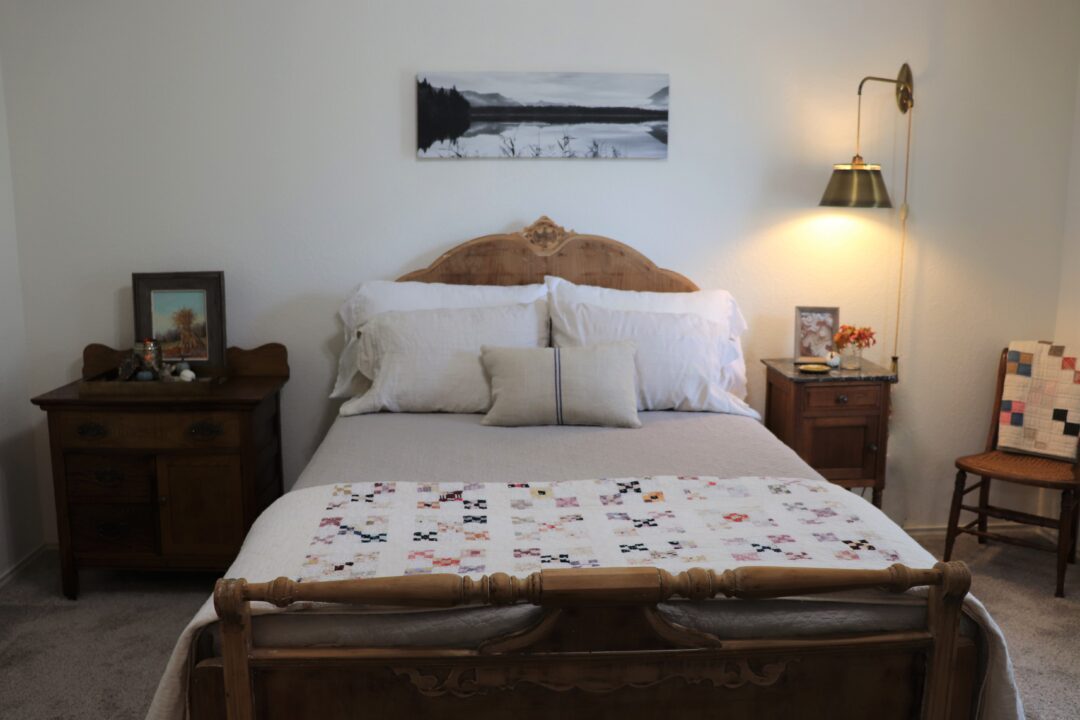 a cozy guestroom