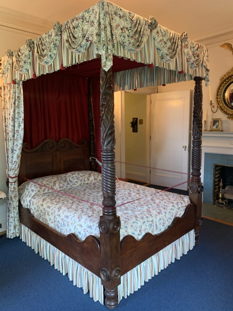 Pittock Mansion bedroom
