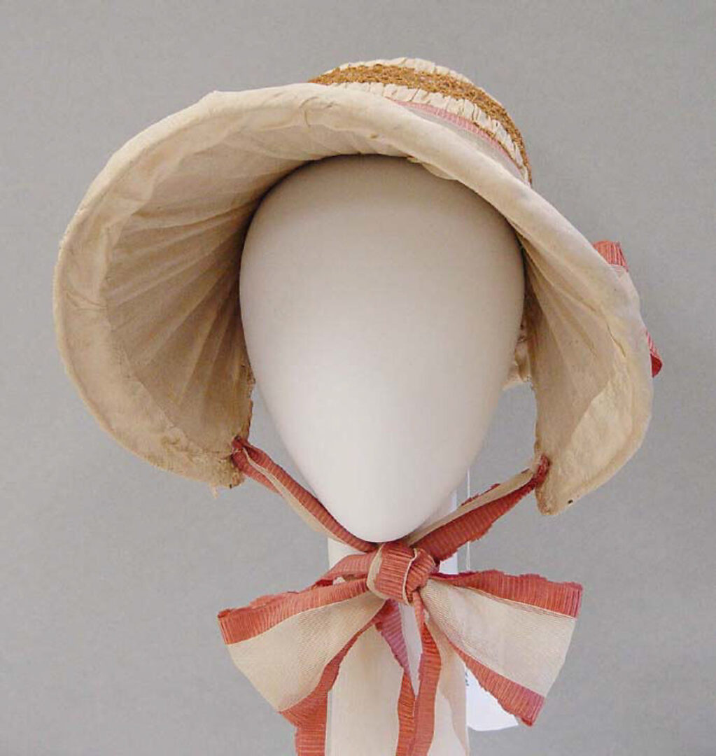 Lined bonnet