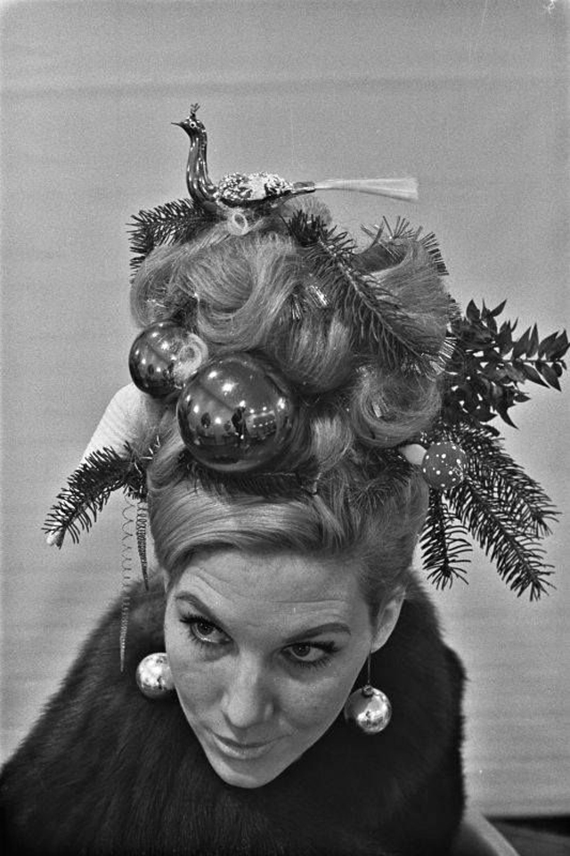 1960s Christmas tree hairdo