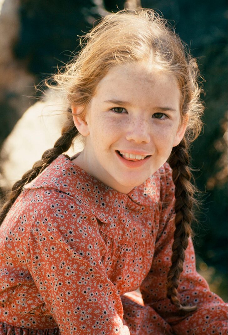 Laura Ingalls red dress season 1