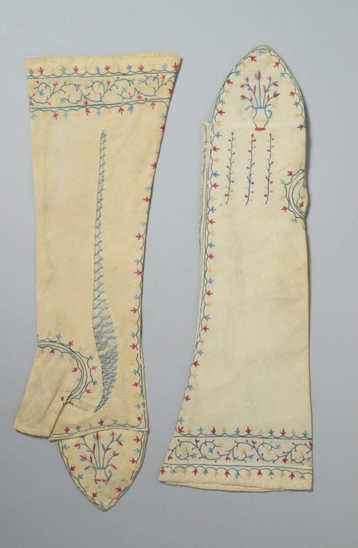 18th century mitts