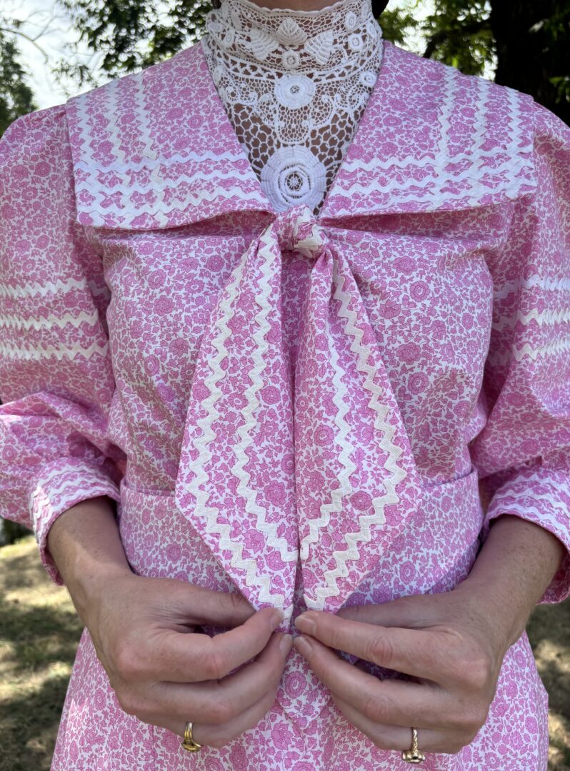 Lace collar
