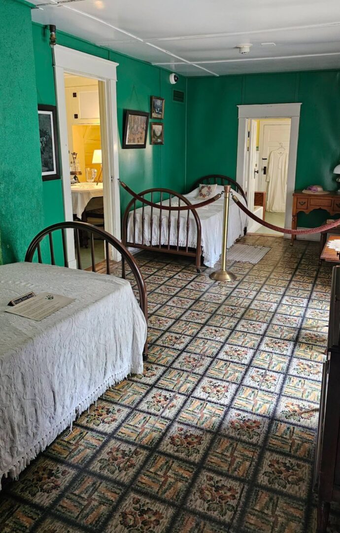 Rocky ridge farm downstairs bedroom
